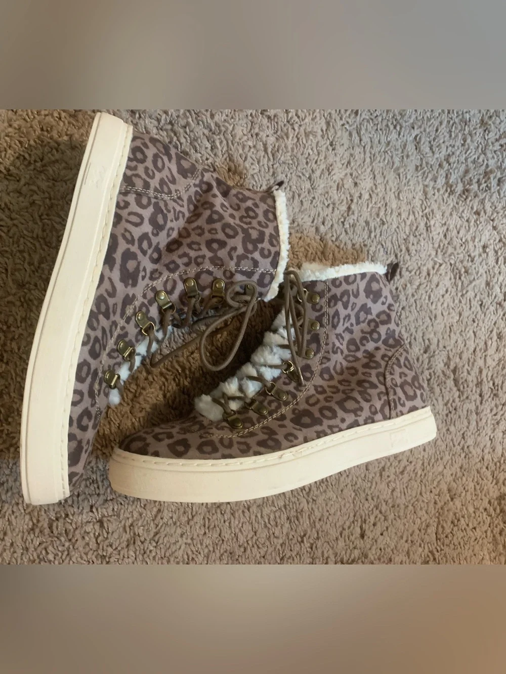 New Billabong Take a Hike Boots Animal Cheetah Print Size 9